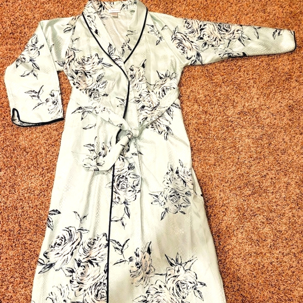 Four Piece Lounging Pajama Set New size L/XL